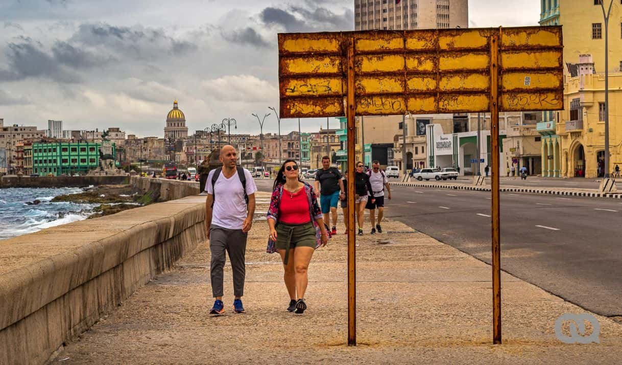 The Cuban Regime Seeks to Offer Permanent Residency as an Incentive to Attract Capital